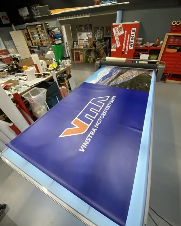 reklamebanner i produksjon