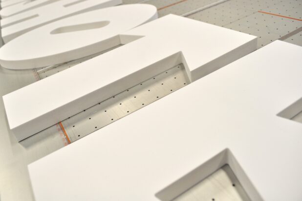 Fasadebokstaver for Fefor Høifjellshotell