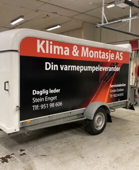 helfolie på side av henger