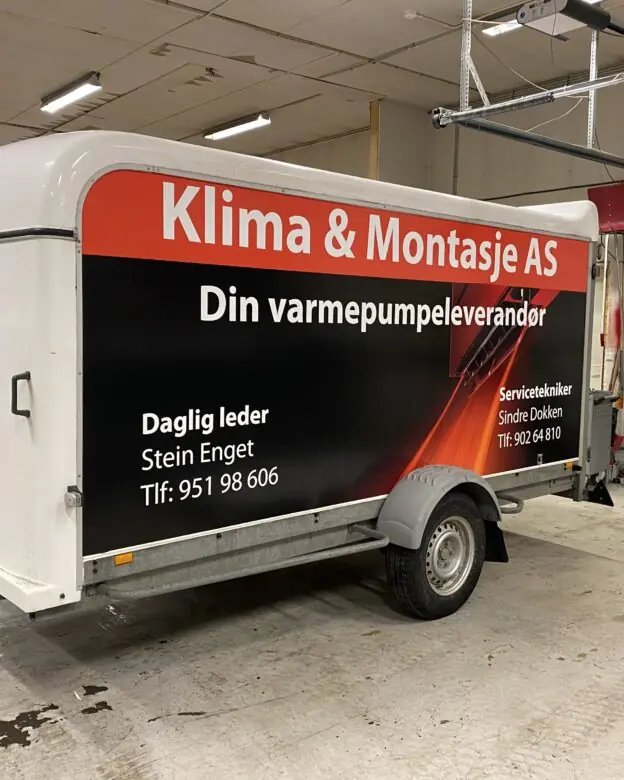 helfolie på side av henger