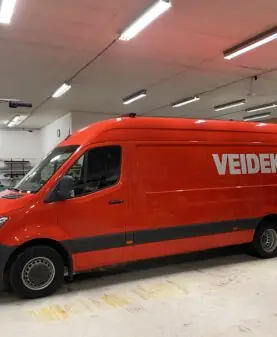logo på kassebil