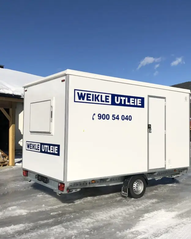 Tilhenger med logo i skjært folie