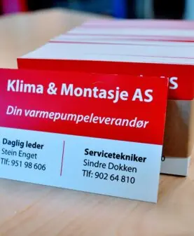 Visittkort og slitesterke klistremerker i samme format levert til kunde i Ringebu