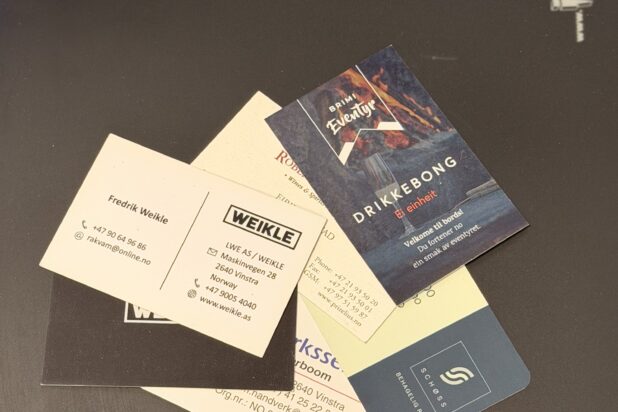 Profesjonelle visittkort designet og produsert av Reklameverket for bedrifter i Innlandet.