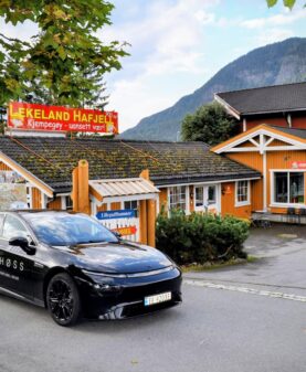 bildekor på bil i Øyer