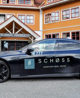 bildekor på firmabil i Øyer