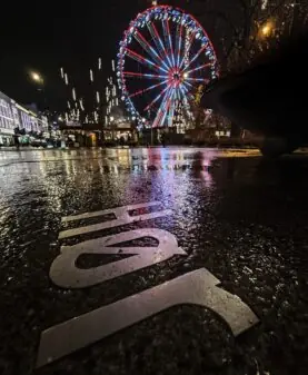 Ibsensitater i gaten Karl Johan i Oslo