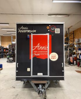 reklamefolie foodtruck for annis pølsemakeri i ringebu/fåvang