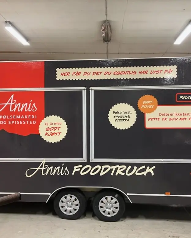 helfoliert foodtruck for annis pølsemakeri i ringebu