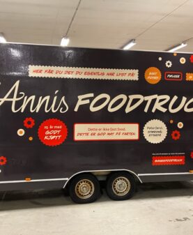 dekorert varehenger/foodtruck annis pølsemakeri i fåvang
