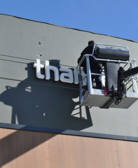 Montering av led-lysbokstaver fasadeskilt i Vinstra