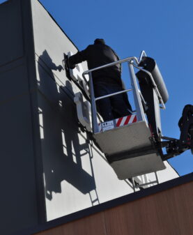 Montering av led-lysbokstaver fasadeskilt i Vinstra