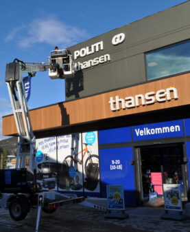 Montering av led-lysbokstaver fasadeskilt i Vinstra