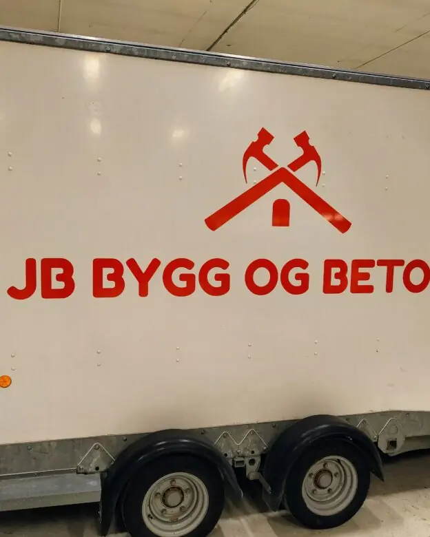 Logo på kasse-tilhenger